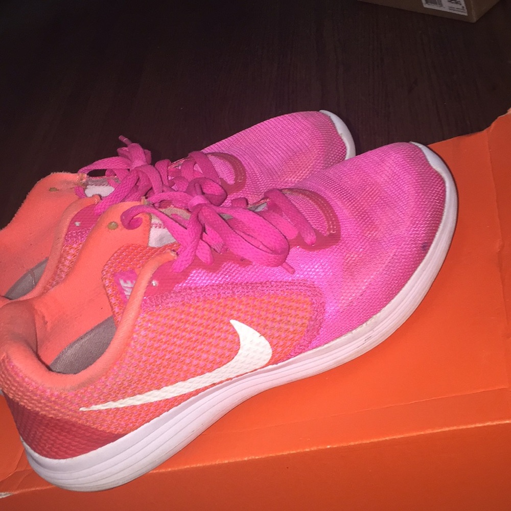 Nike revolution 3 (pink and orange)
